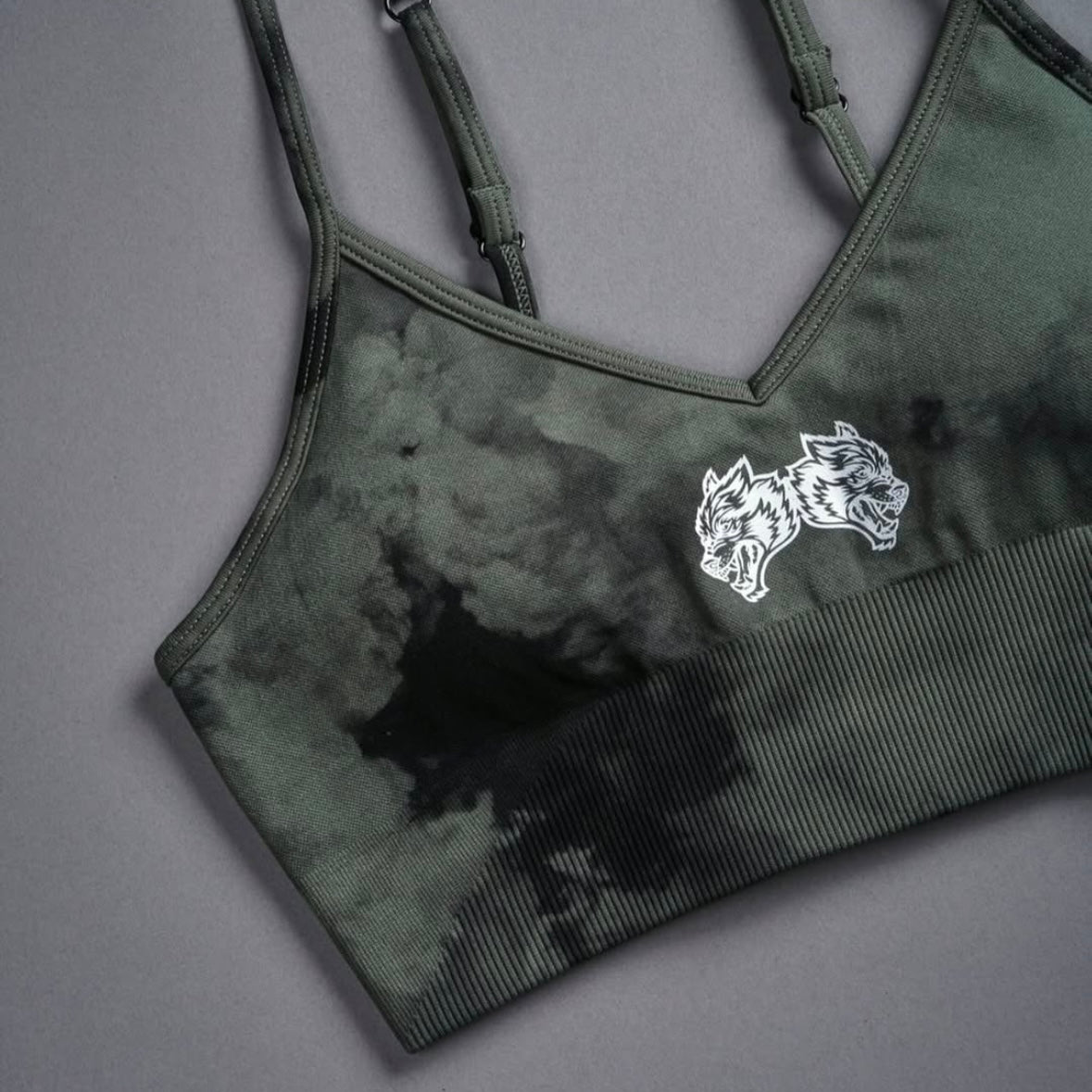 WOLVES CLUB - IYKYK EVERSON SEAMLESS SPORTS BRA