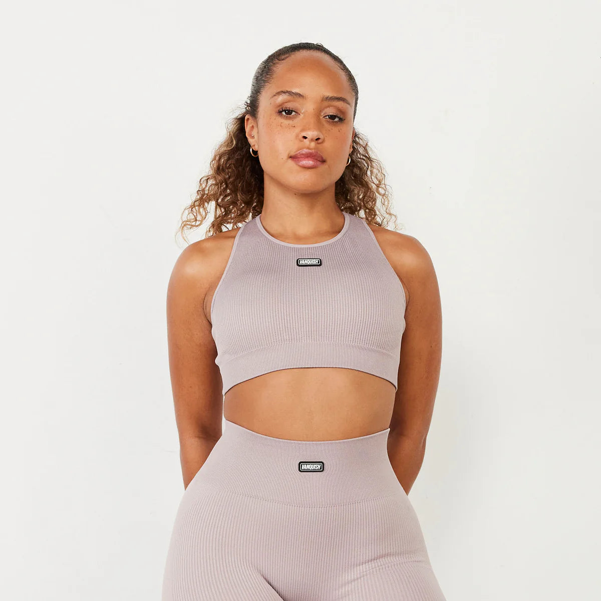 VANQUISH - RIBBED SEAMLESS RACER BACK BRA