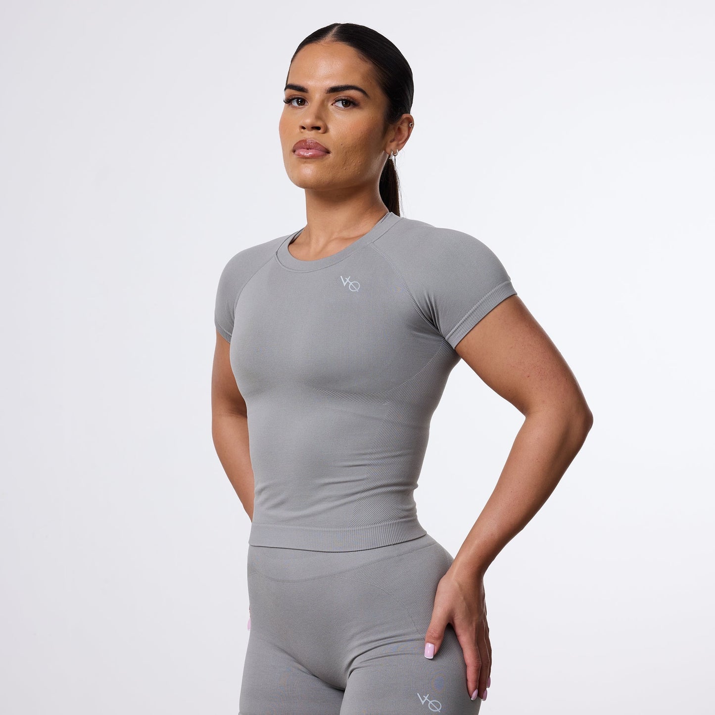 VANQUISH - ELEVATE SEAMLESS MIDI CAP SLEEVE T SHIRT