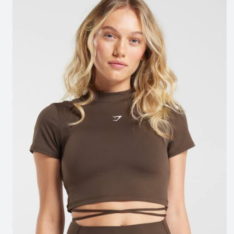 GYMSHARK - EVERYDAY MOCK NECK RIBBON T-SHIRT