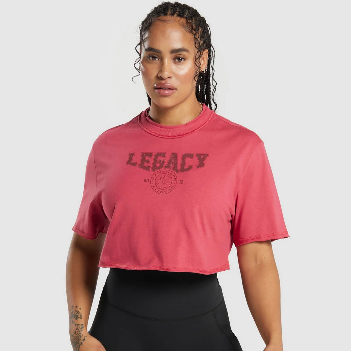 GYMSHARK - LEGACY GRAPHIC CROP TOP