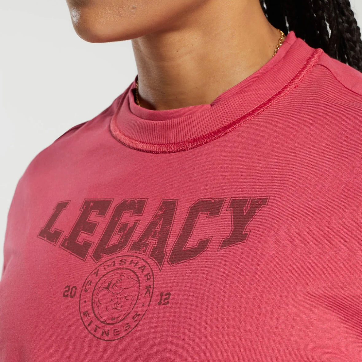 GYMSHARK - LEGACY GRAPHIC CROP TOP
