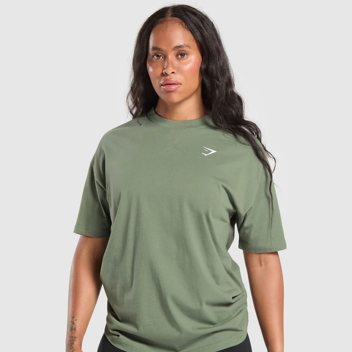 GYMSHARK - ADAPT CAMO GRAPHIC OVERSIZED TOP