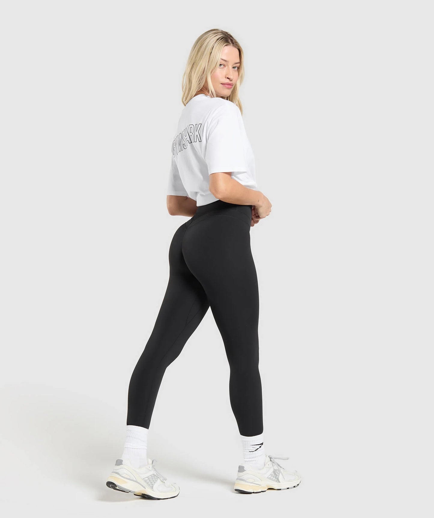 Gymshark - TRACE GRAPHIC OVERSIZED T-SHIRT