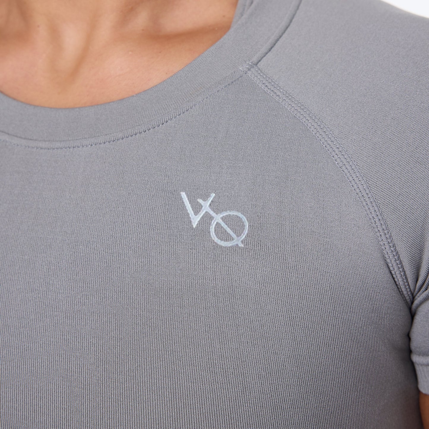 VANQUISH - ELEVATE SEAMLESS MIDI CAP SLEEVE T SHIRT