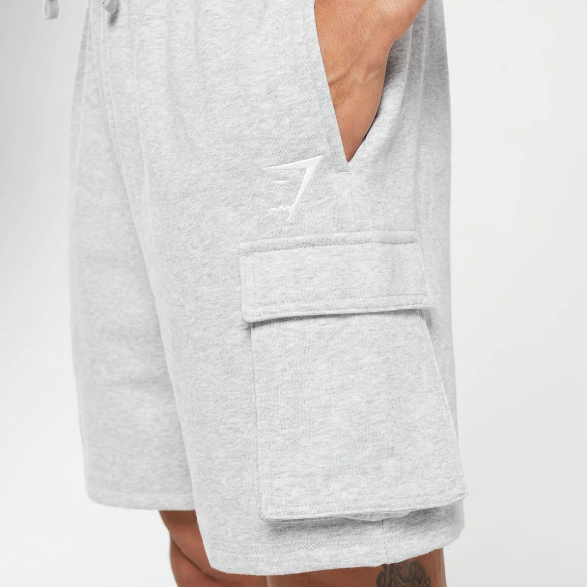 GYMSHARK - CREST CARGO 7" SHORTS