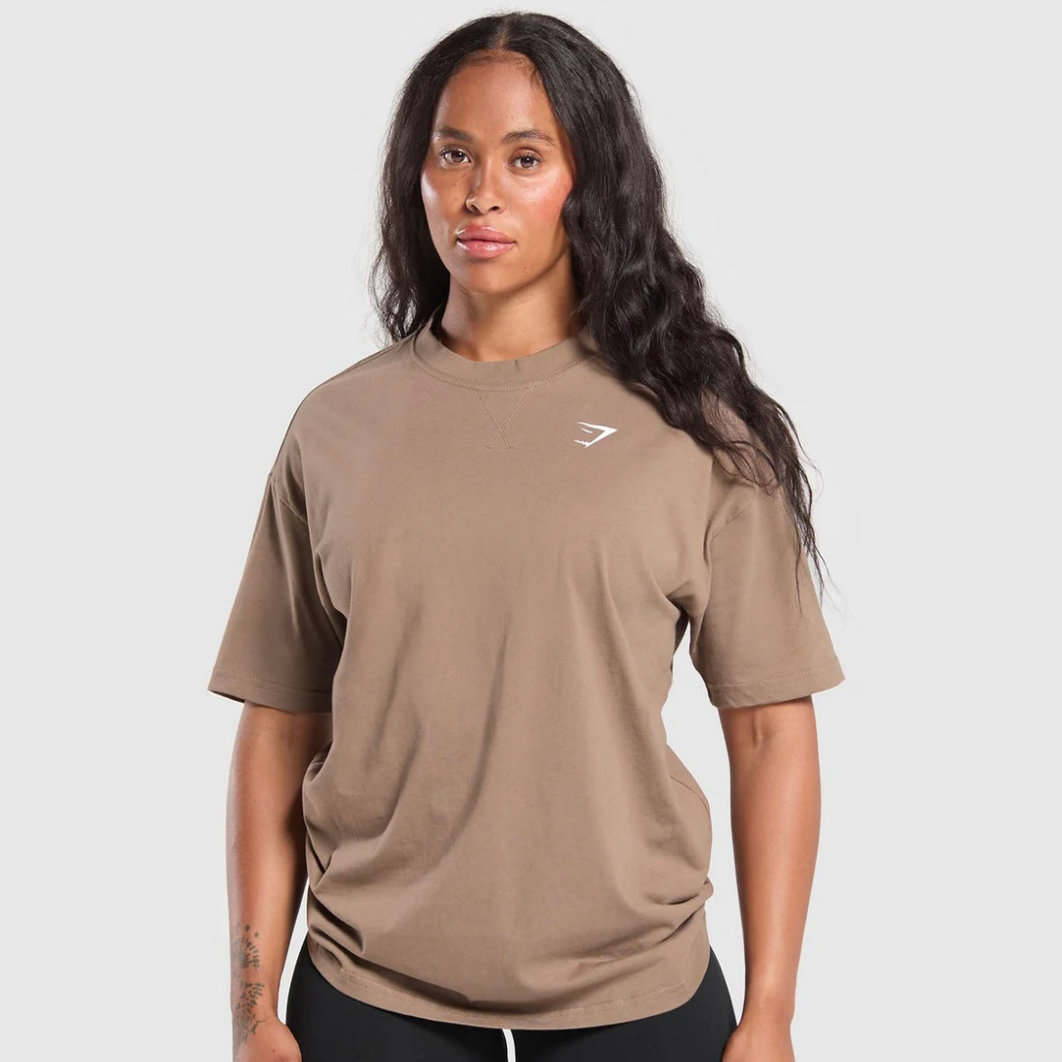 GYMSHARK - ADAPT CAMO GRAPHIC OVERSIZED TOP