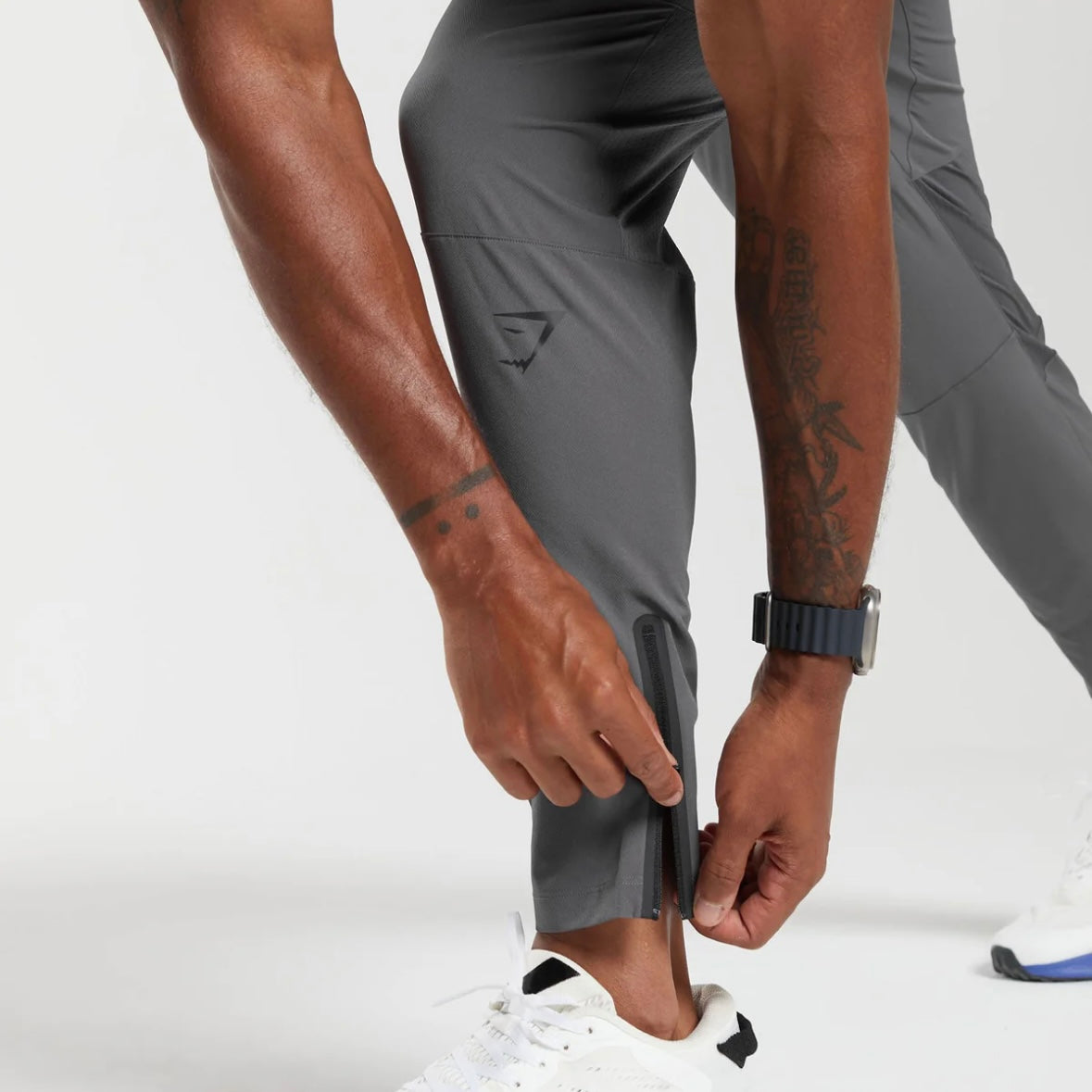 GYMSHARK - HYBRID WOVEN JOGGERS