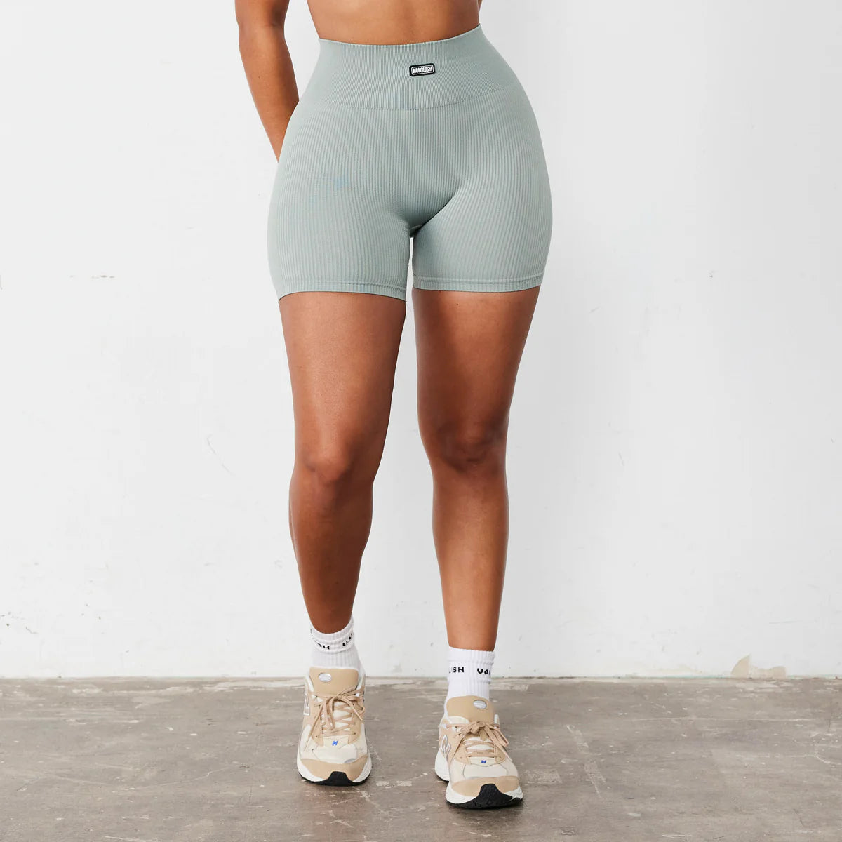 VANQUISH - RIBBED SEAMLESS SHORTS