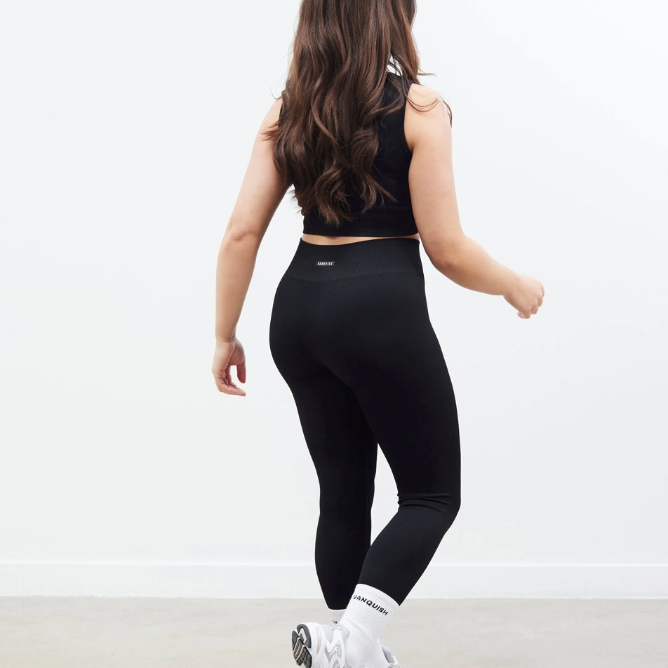 VANQUISH - ESSENTIAL SEAMLESS LEGGINGS