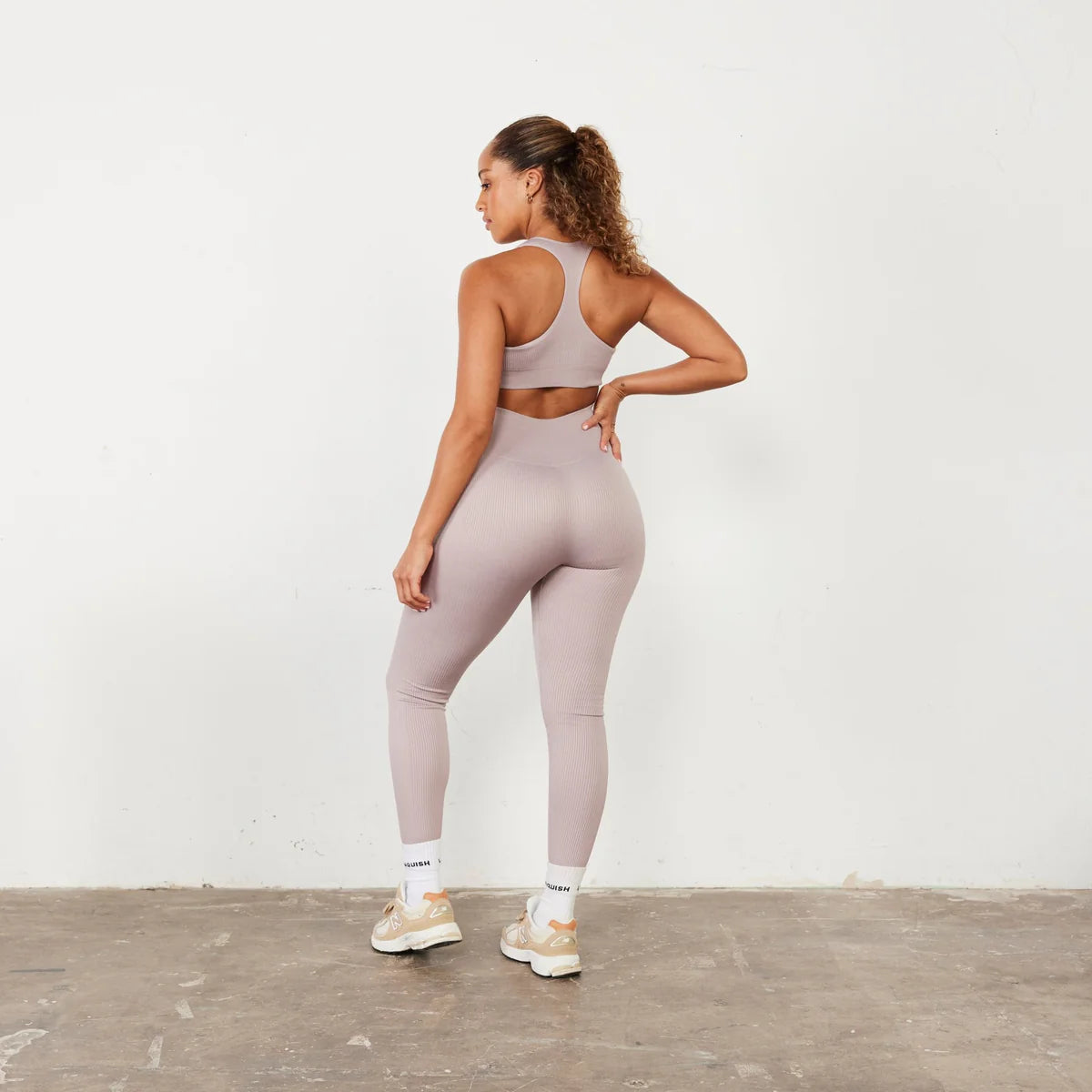 VANQUISH - RIBBED SEAMLESS LEGGINGS