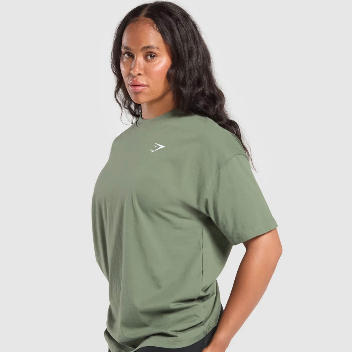GYMSHARK - ADAPT CAMO GRAPHIC OVERSIZED TOP