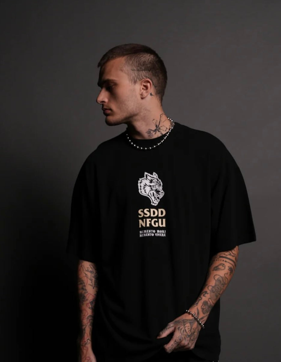 Wolves club - Don't Look Back "Premium" Oversized Tee