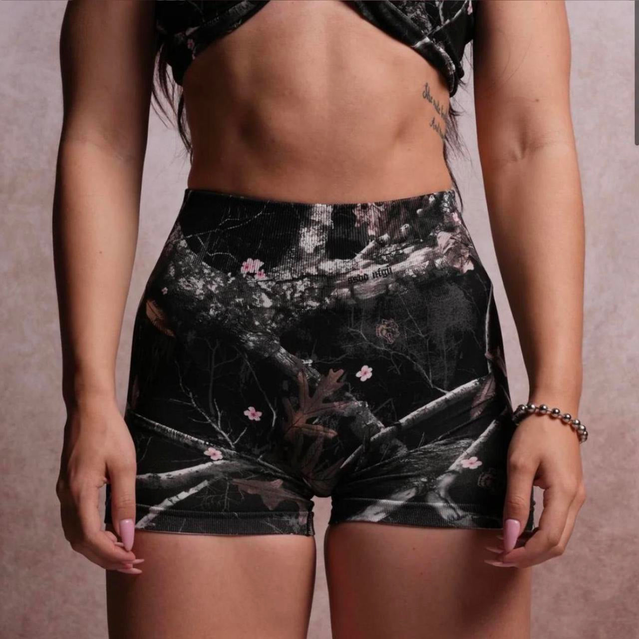 Wolves club - DUAL WOLF EVERSON SEAMLESS "SIERRA" SHORTS