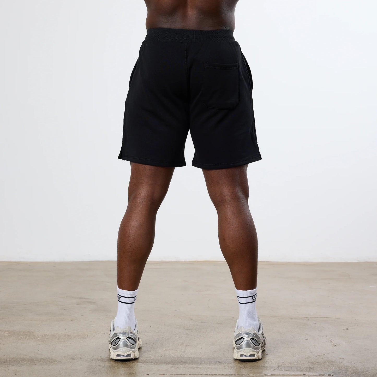 VANQUISH - UNCONQUERABLE STRENGTH WIDE LEG SHORTS