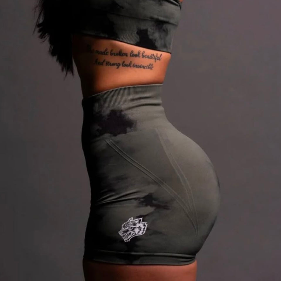 WOLVES CLUB - DUAL WOLF EVERSON SEAMLESS HUXLEY SHORTS CLOUDS