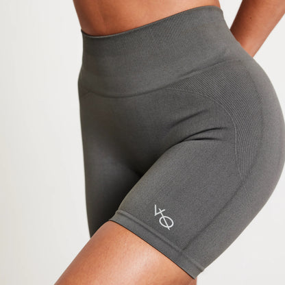 VANQUISH - ELEVATE SEAMLESS SCRUNCH SHORTS