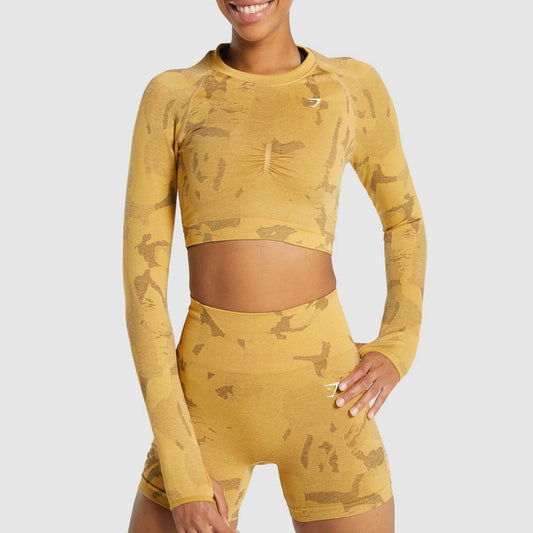 GYMSHARK - ADAPT CAMO SEAMLESS LONG SLEEVE CROP TOP