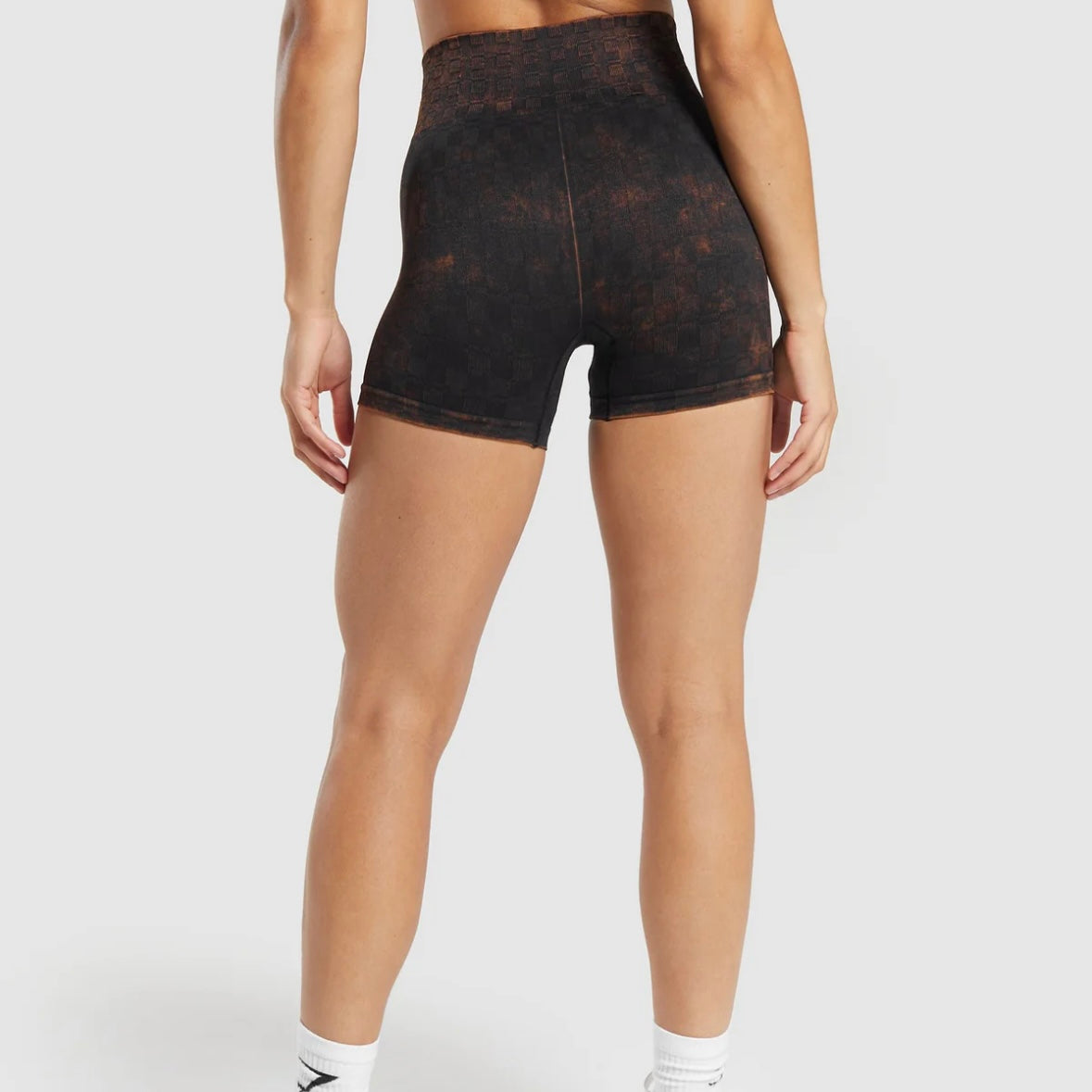 GYMSHARK - CHECK SEAMLESS WASHED SHORTS