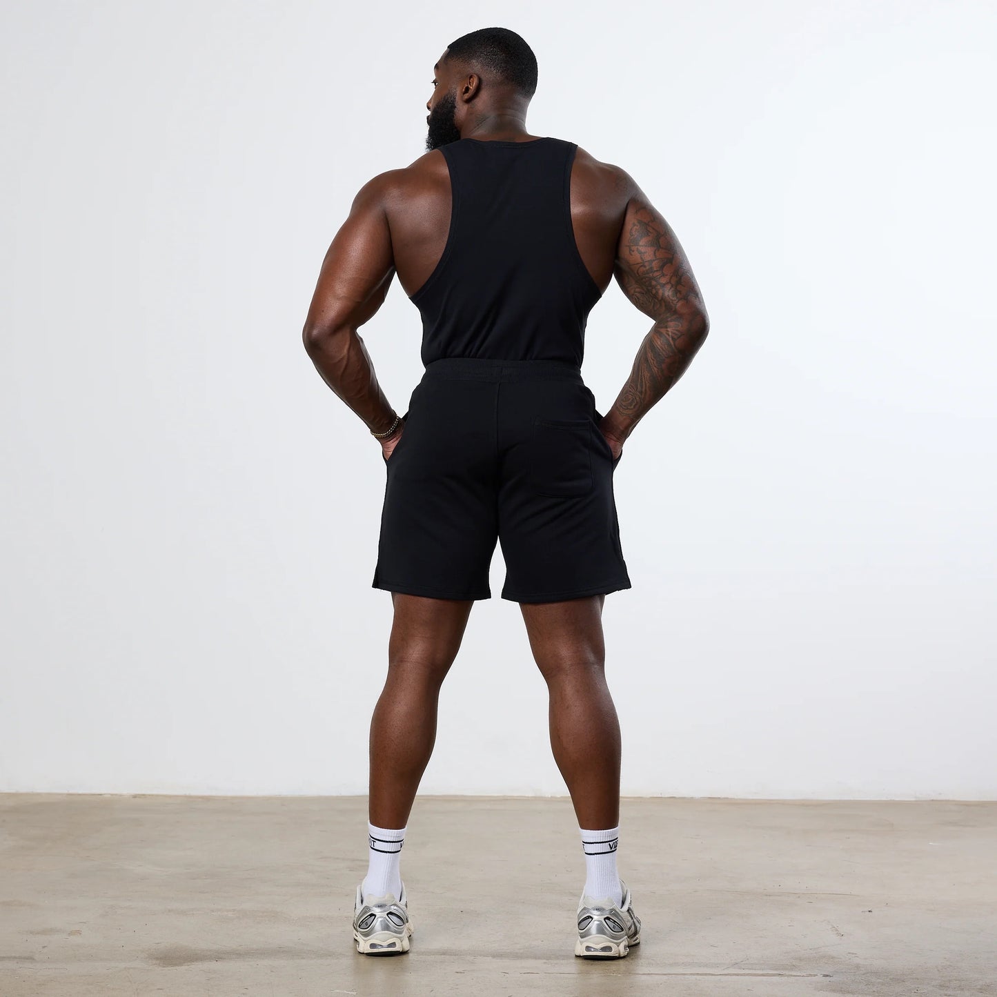 VANQUISH - UNCONQUERABLE STRENGTH WIDE LEG SHORTS