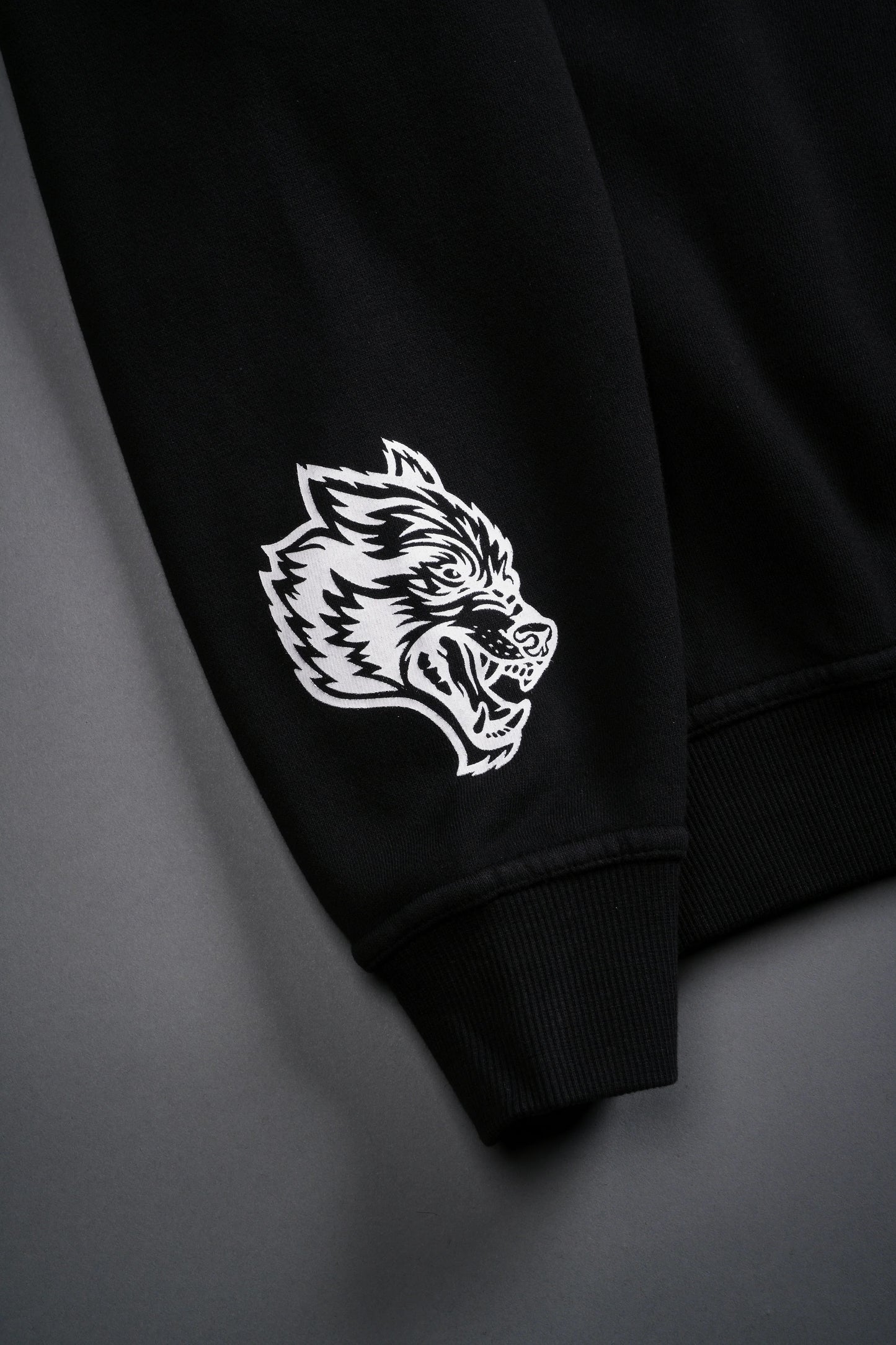 Wolves club - BIG SSDD NFGU SHE LONDON CREWNECK