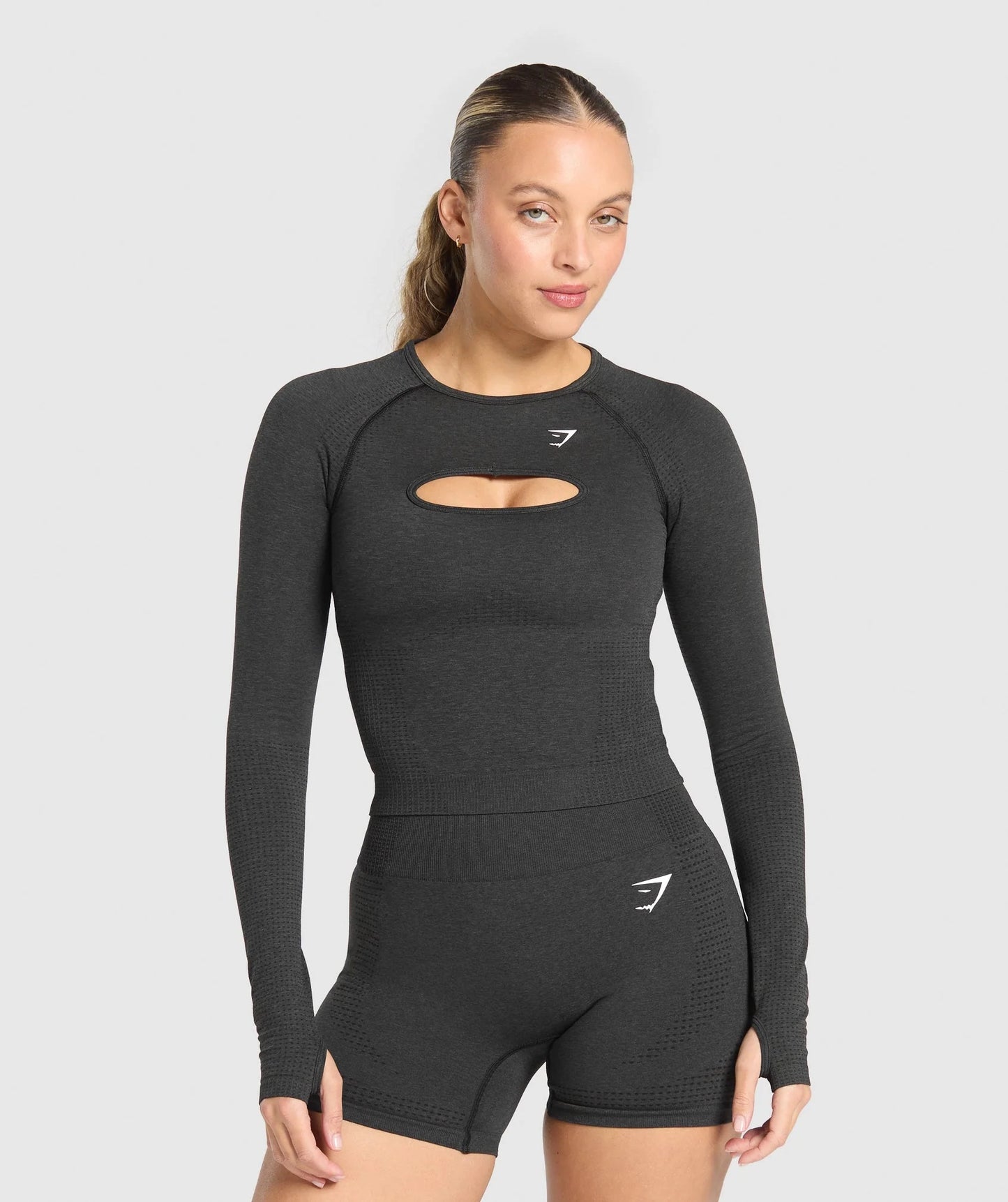 Gymshark - VITAL LONG SLEEVE CUT OUT TOP