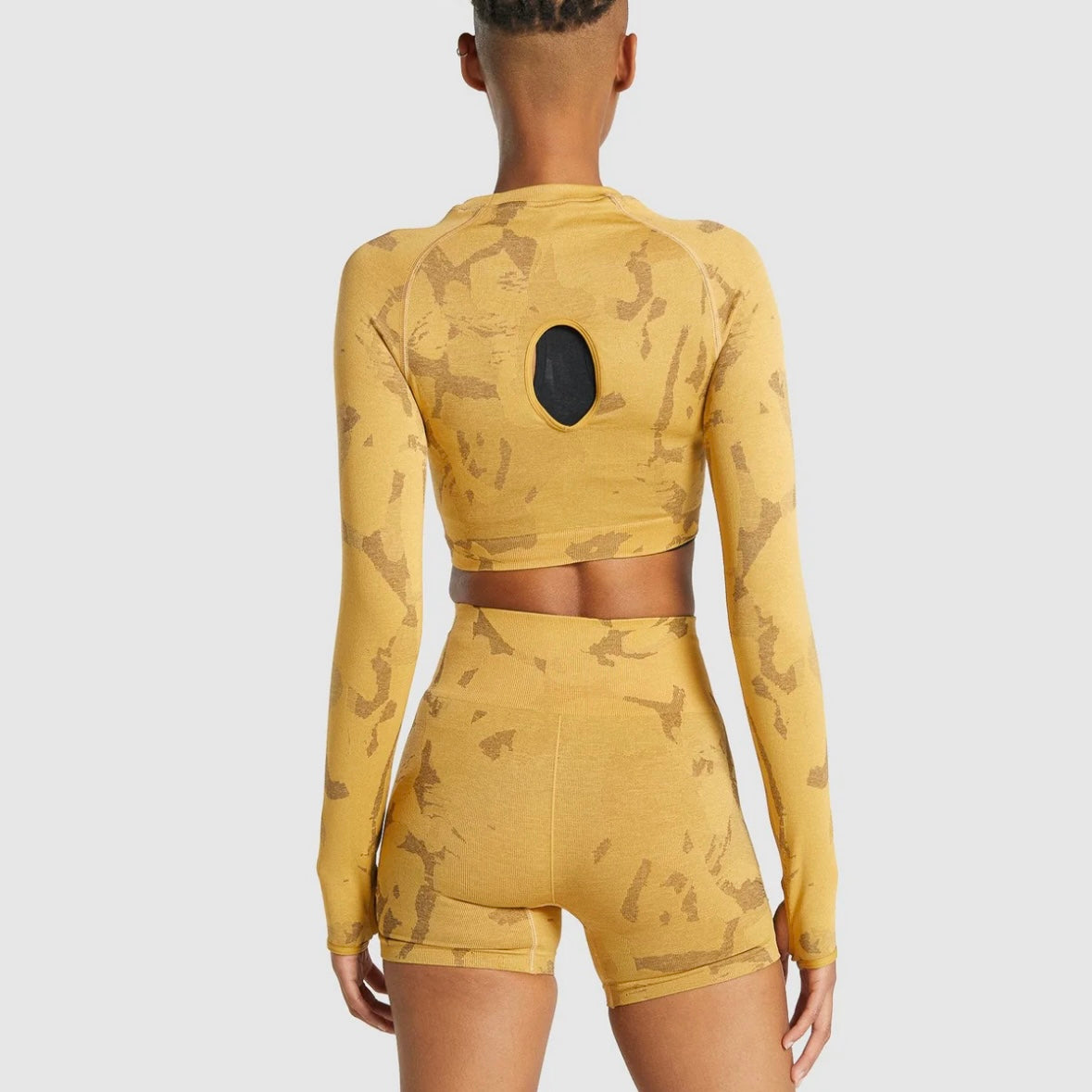 GYMSHARK - ADAPT CAMO SEAMLESS LONG SLEEVE CROP TOP
