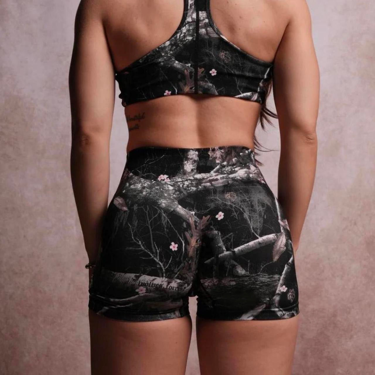 Wolves club - DUAL WOLF EVERSON SEAMLESS "SIERRA" SHORTS